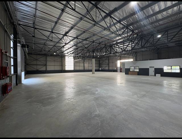 976M² WAREHOUSE TO LET IN ATLANTIC HILLS